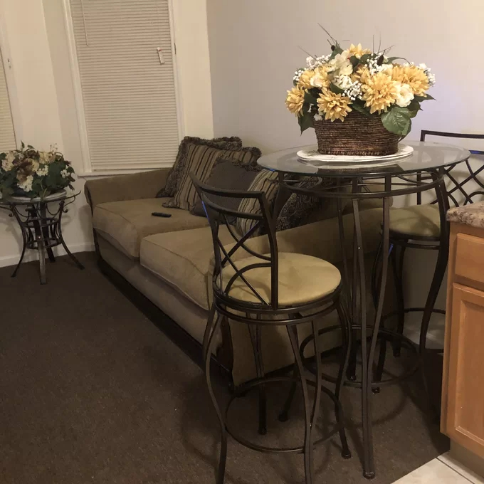 【Furniture】Fretwell 2 - Person Bar Height Dining Set