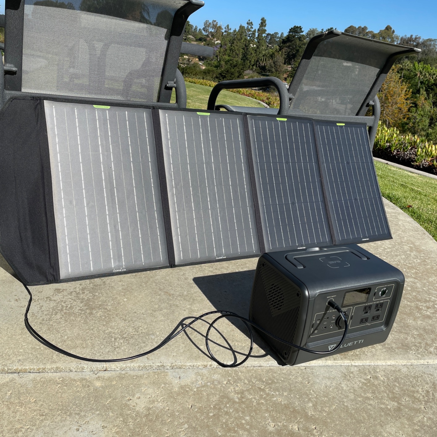 【Appliances】BLUETTI Portable Power Station EB70S, 716Wh LiFePO4 Battery Backup w/ 4 800W AC Outlets (1,400W Peak)