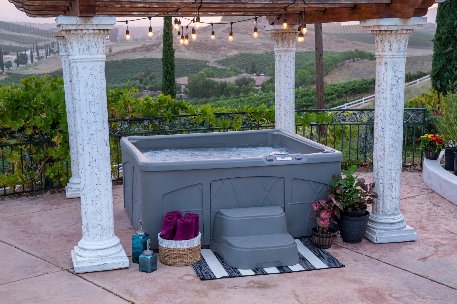 【Sports&Outdoors】Lifesmart Spas Lifesmart 5 - Person 28 - Jet Rectangular Plug & Play Hot Tub with Ozonator