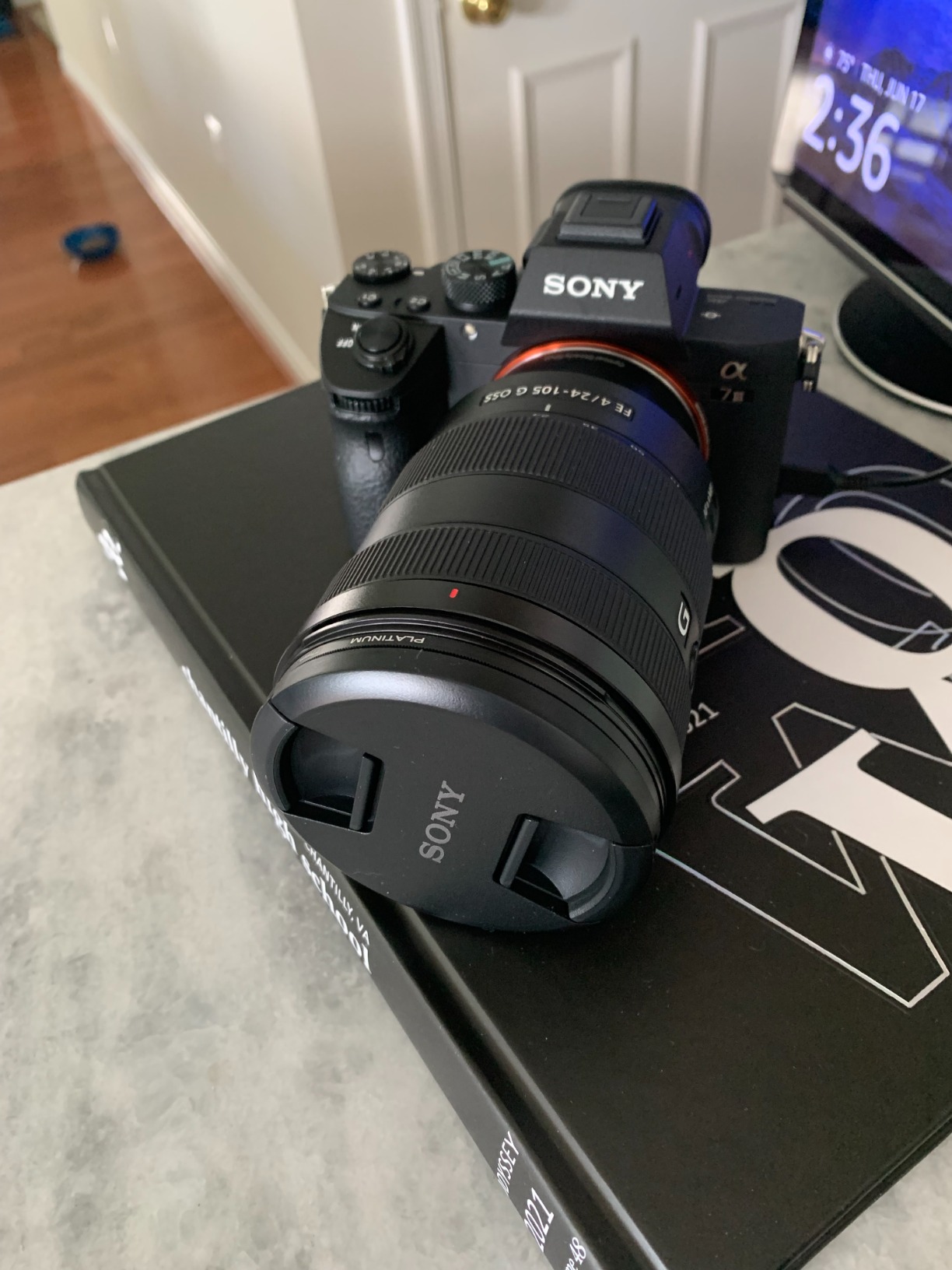 【Electronics】Sony a7 III ILCE7M3/B Full-Frame Mirrorless Interchangeable-Lens Camera with 3-Inch LCD