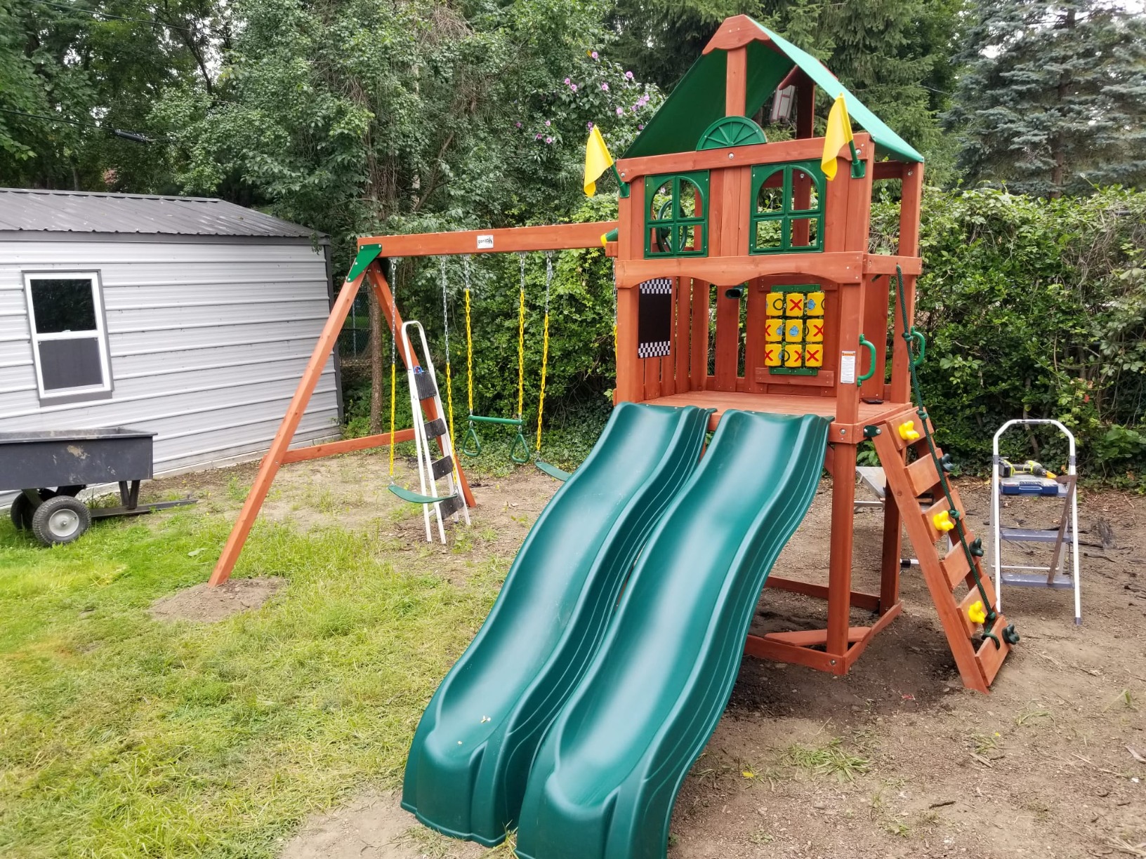 【Baby&Kids】Deluxe Wooden Swing Set with Vinyl Canopy Roof, Dual Wave Slides, and Rock Climbing Wall