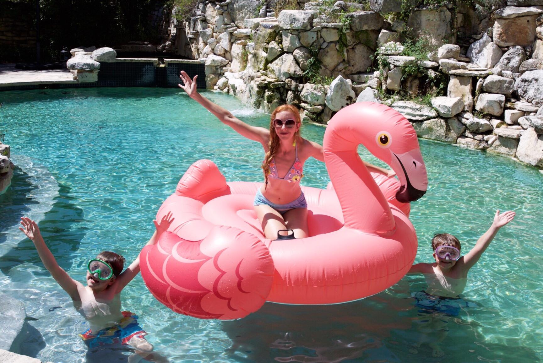 【Sports&Outdoors】Flamingo Party Island, Inflatable Island, 166in X 147in x 73in