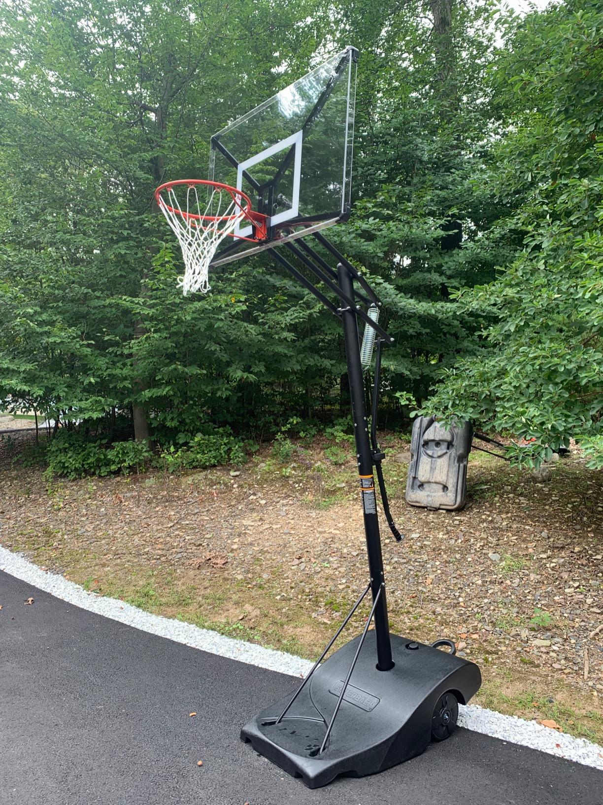 【Sports&Outdoors】Portable Height-Adjustable Basketball Hoop Assembles in 90 Minutes - Easy Lift & Roll Basketball Goal
