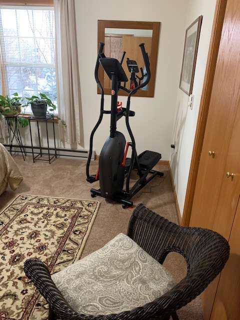 【Sports&Outdoors】SCHWINN Fitness 411 Compact Elliptical Machine