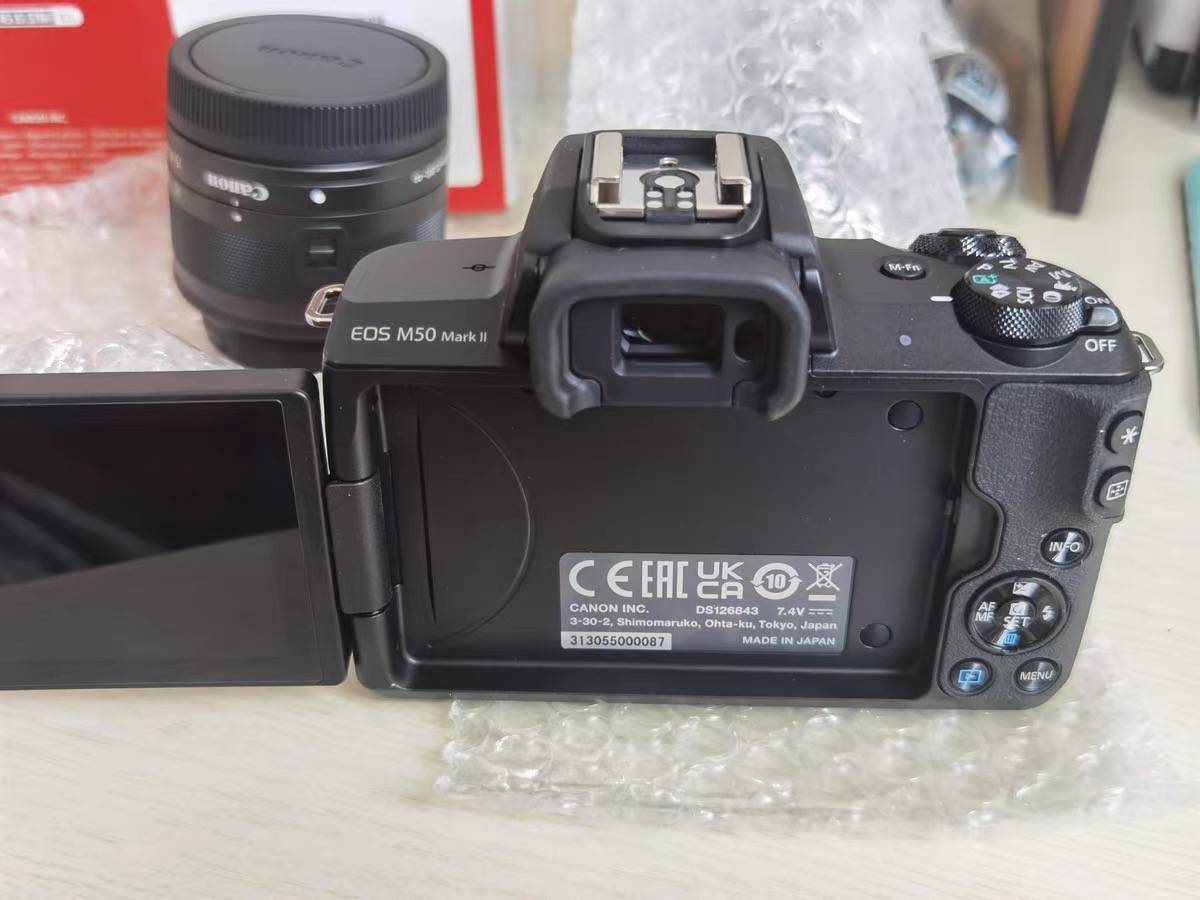 Canon EOS M50 Mark II Content Creator Kit, Mirrorless 4K Vlogging Camera Kit Includes EF-M 15-45mm Lens, Tripod Grip, Stereo Microphone《NO8》