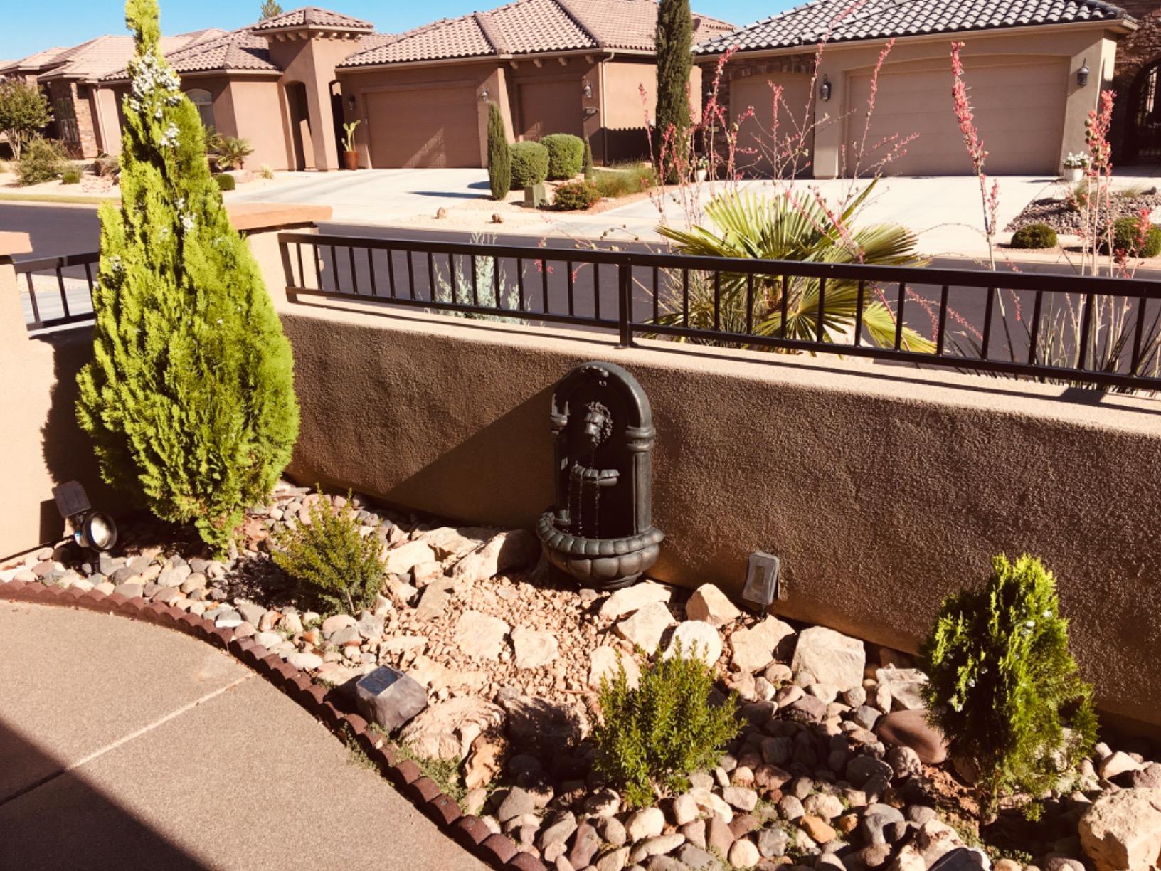 【Décor】Royal Lion Head Light Weight Wall Waterfall Fountain with LED Lights & Pump for Outdoor Patio Garden Backyard