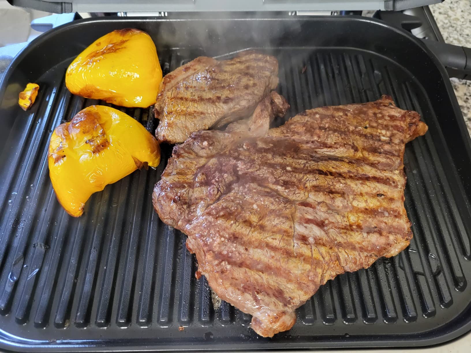 【Appliances】Ninja OG701 Woodfire Outdoor Grill, 7-in-1 Master Grill, BBQ Smoker & Outdoor Air Fryer plus Bake