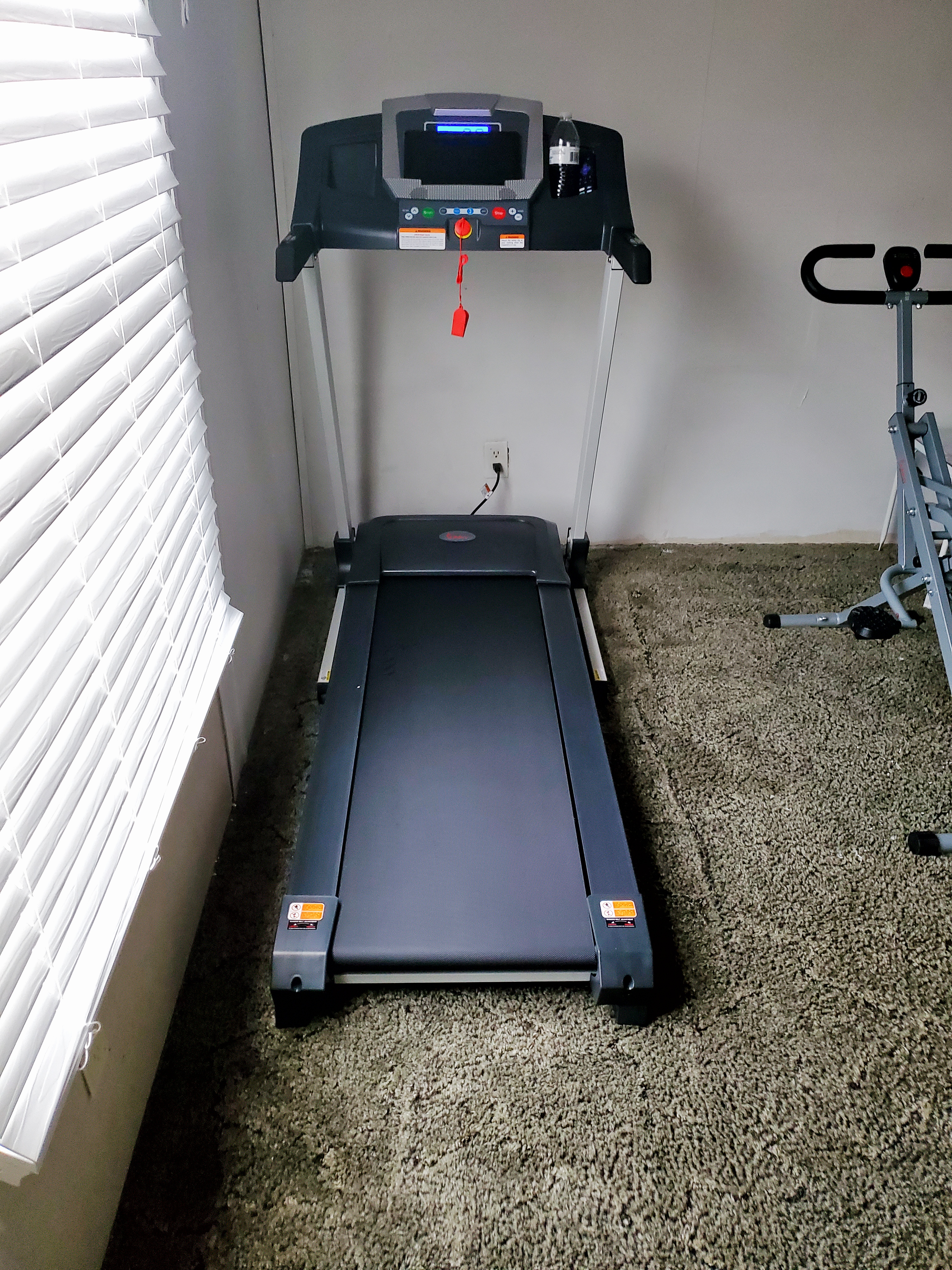 【Sports&Outdoors】Smart Treadmill with Auto Incline, Speakers, Bluetooth, LCD & Pulse Monitor, Phone Function