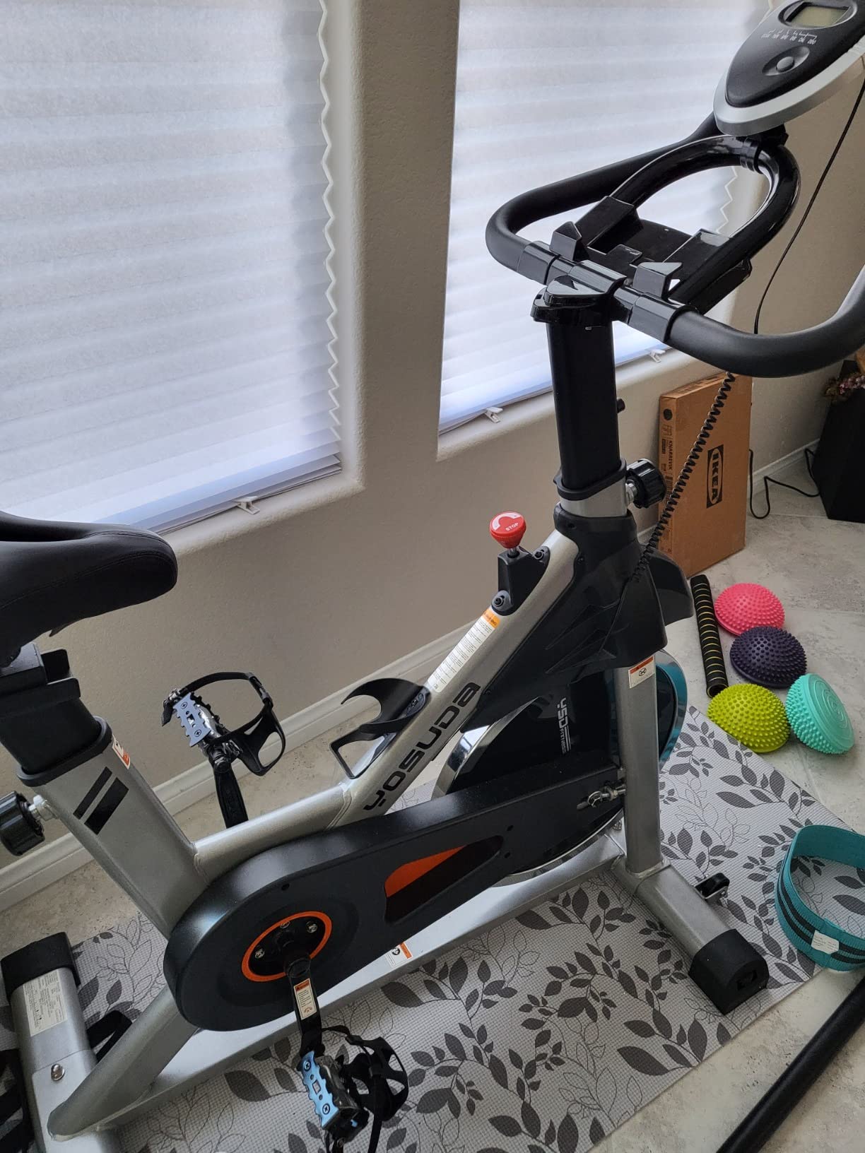 【Sports&Outdoors】Indoor Cycling Bike Stationary Bike - Cycle Bike with Ipad Mount & Comfortable Seat Cushion