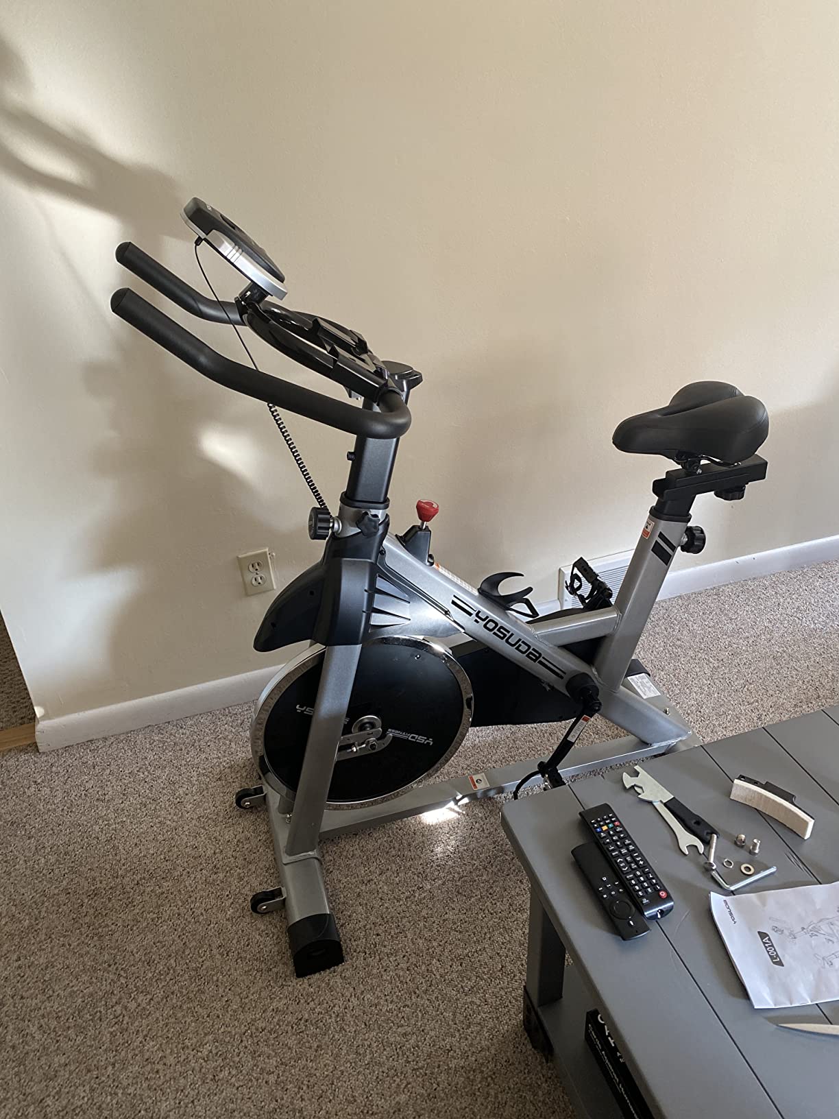 【Sports&Outdoors】Indoor Cycling Bike Stationary Bike - Cycle Bike with Ipad Mount & Comfortable Seat Cushion