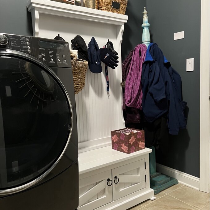 【Furniture】Kinley 37.5'' Wide Solid Wood Hall Tree with Bench and Shoe Storage