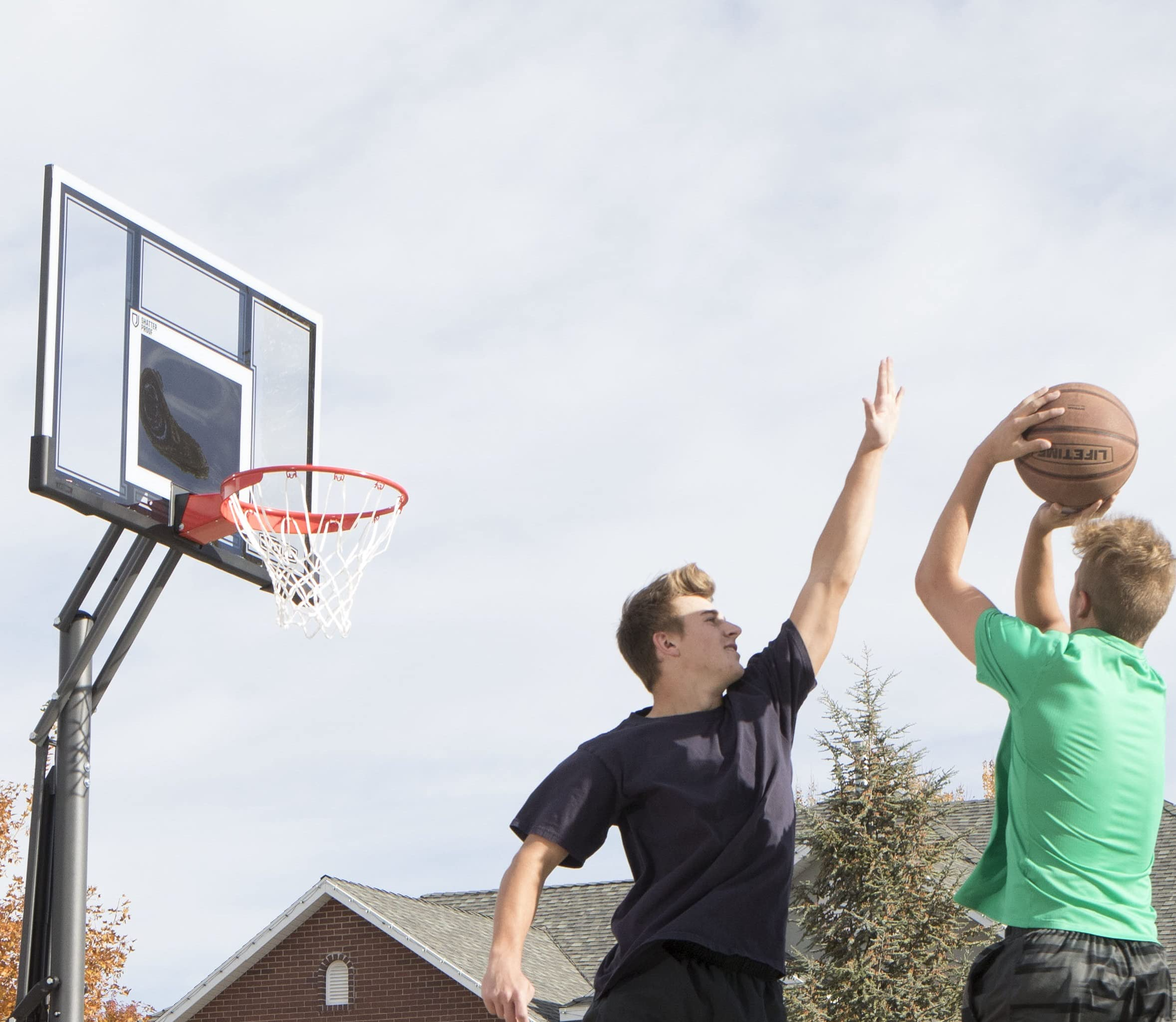 【Sports&Outdoors】Lifetime Adjustable Basketball Hoop