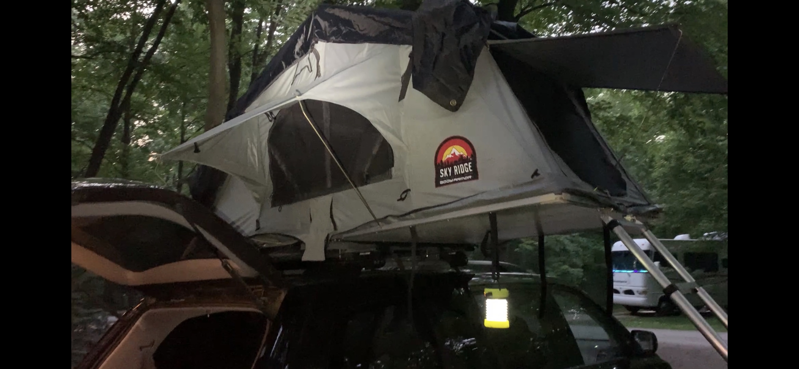 【Sports&Outdoors】20010 SKY RIDGE PIKE 2-Person Tent