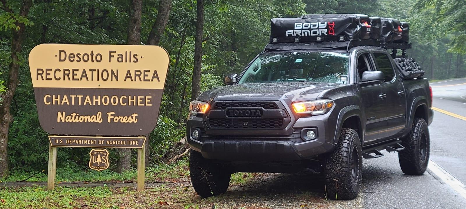 【Sports&Outdoors】20010 SKY RIDGE PIKE 2-Person Tent