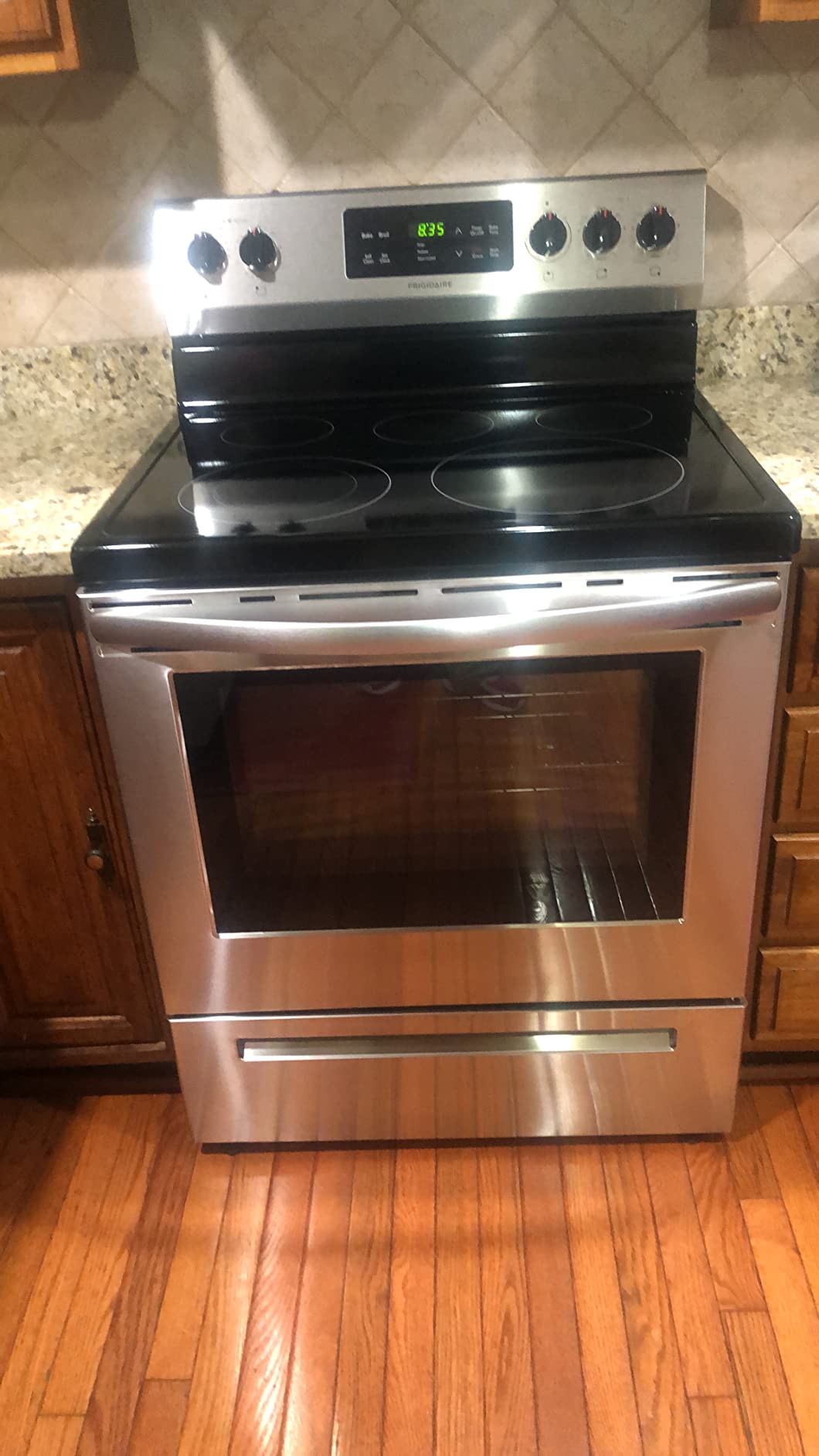 【Appliances】30 Freestanding Electric Range with 5.3 cu. ft. Capacity 2 Oven Racks Storage Drawer 5 Heating Elements