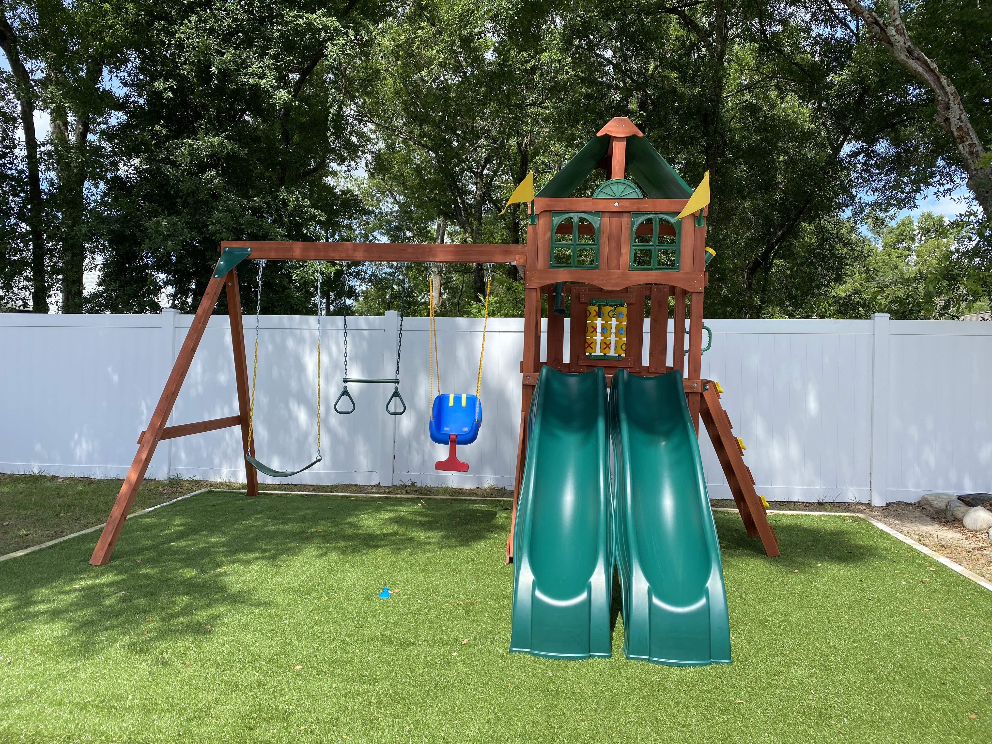 【Baby&Kids】Deluxe Wooden Swing Set with Vinyl Canopy Roof, Dual Wave Slides, and Rock Climbing Wall