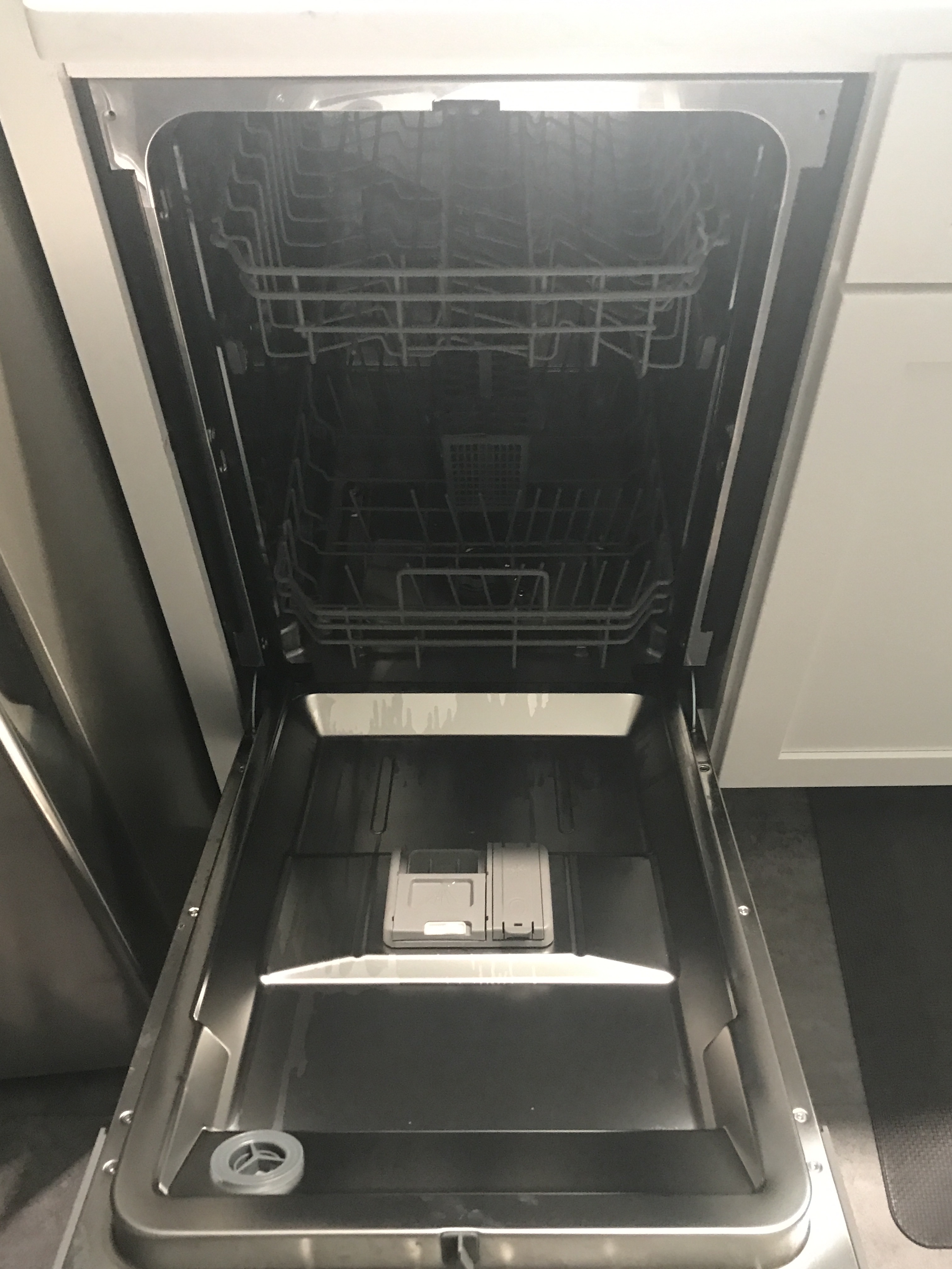 【Appliances】EdgeStar BIDW1802SS 18 Inch Wide 8 Place Setting Energy Star Rated Built-In Dishwasher