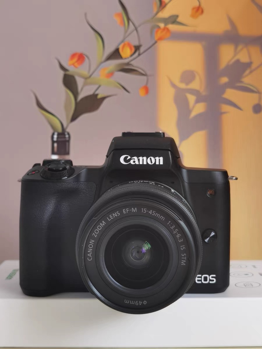 Canon EOS M50 Mark II Content Creator Kit, Mirrorless 4K Vlogging Camera Kit Includes EF-M 15-45mm Lens, Tripod Grip, Stereo Microphone《NO8》