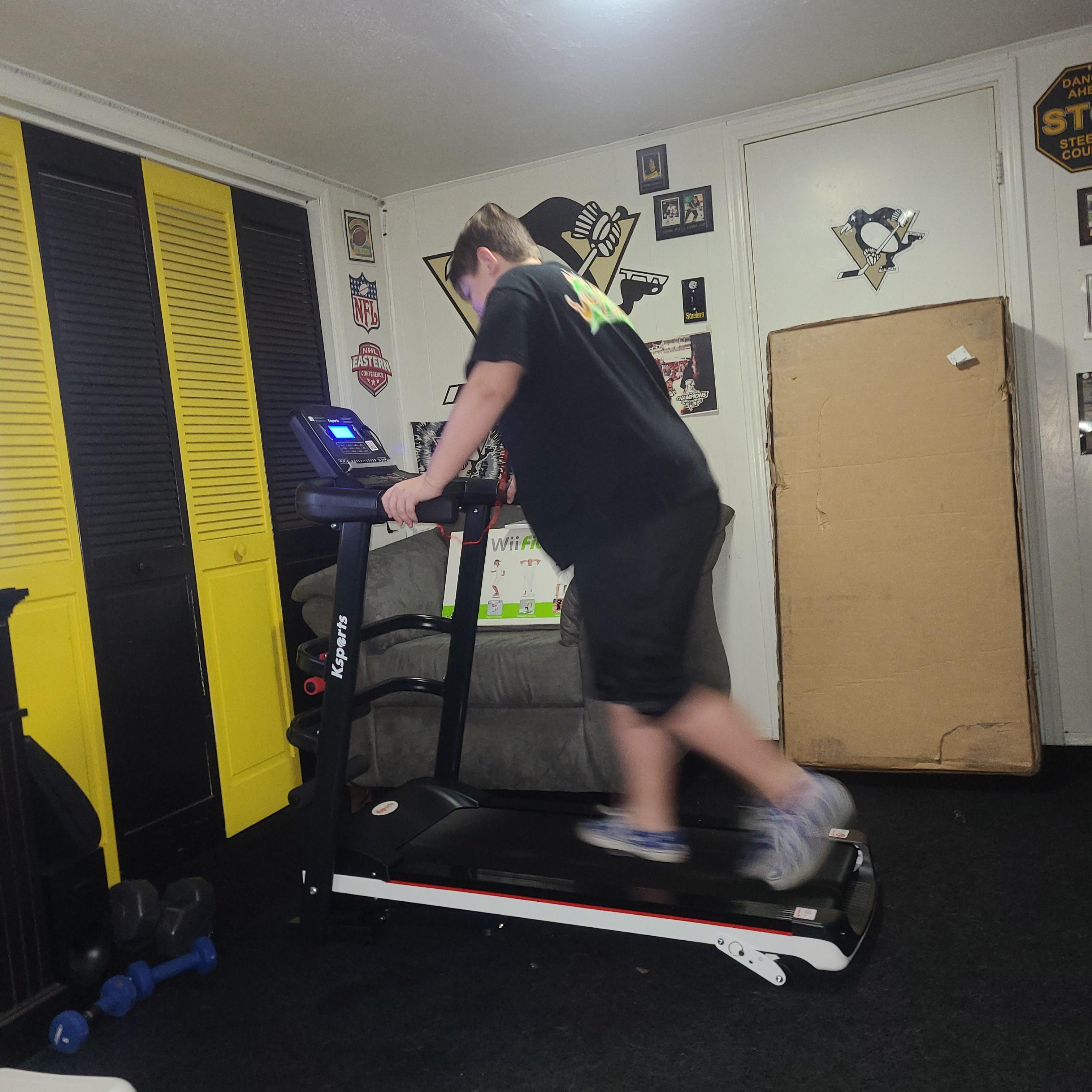 Treadmill Bundle, Electric Folding Incline Treadmill with Auto/Manual Inclineeasy-to-read LCD display with heart-rate sensor on handlebars & fit show smart app