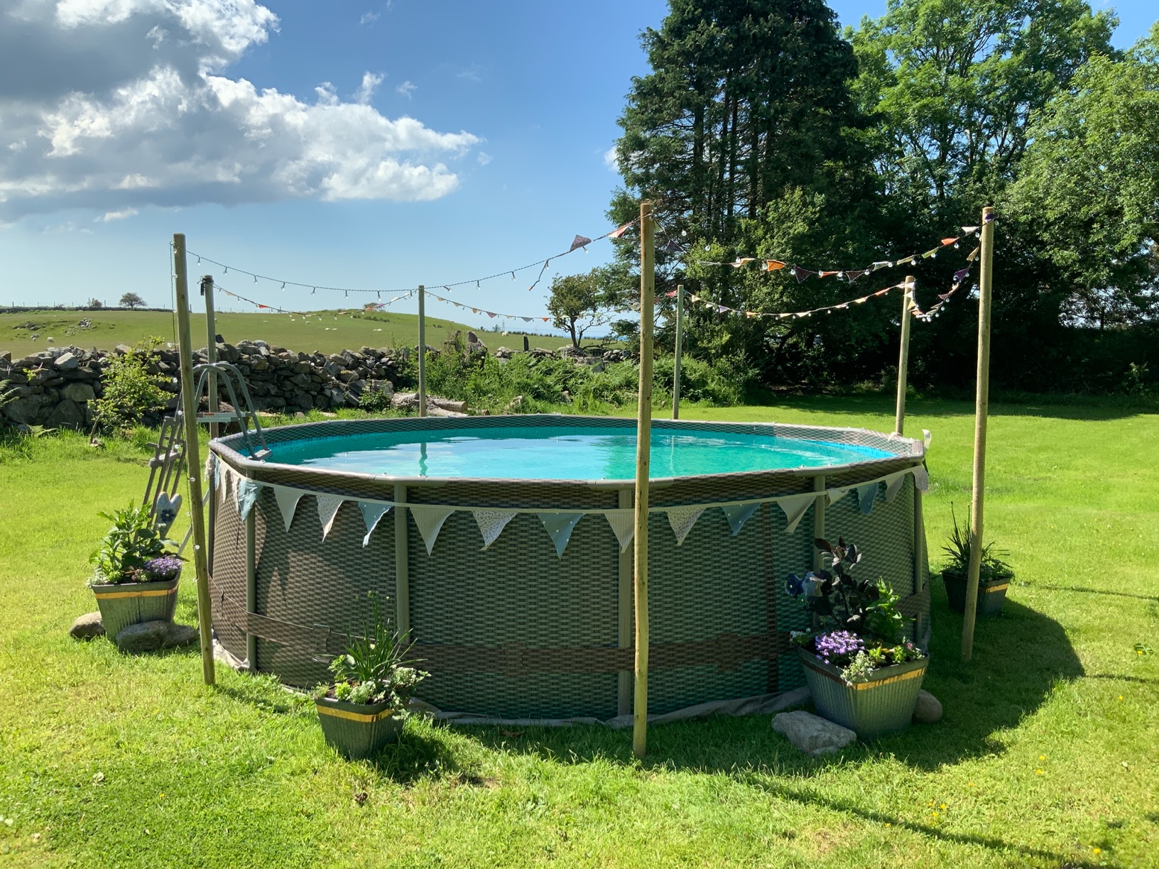 【Sports&Outdoors】14ft x 42in Rattan Finish Metal Frame Swimming Pool Set