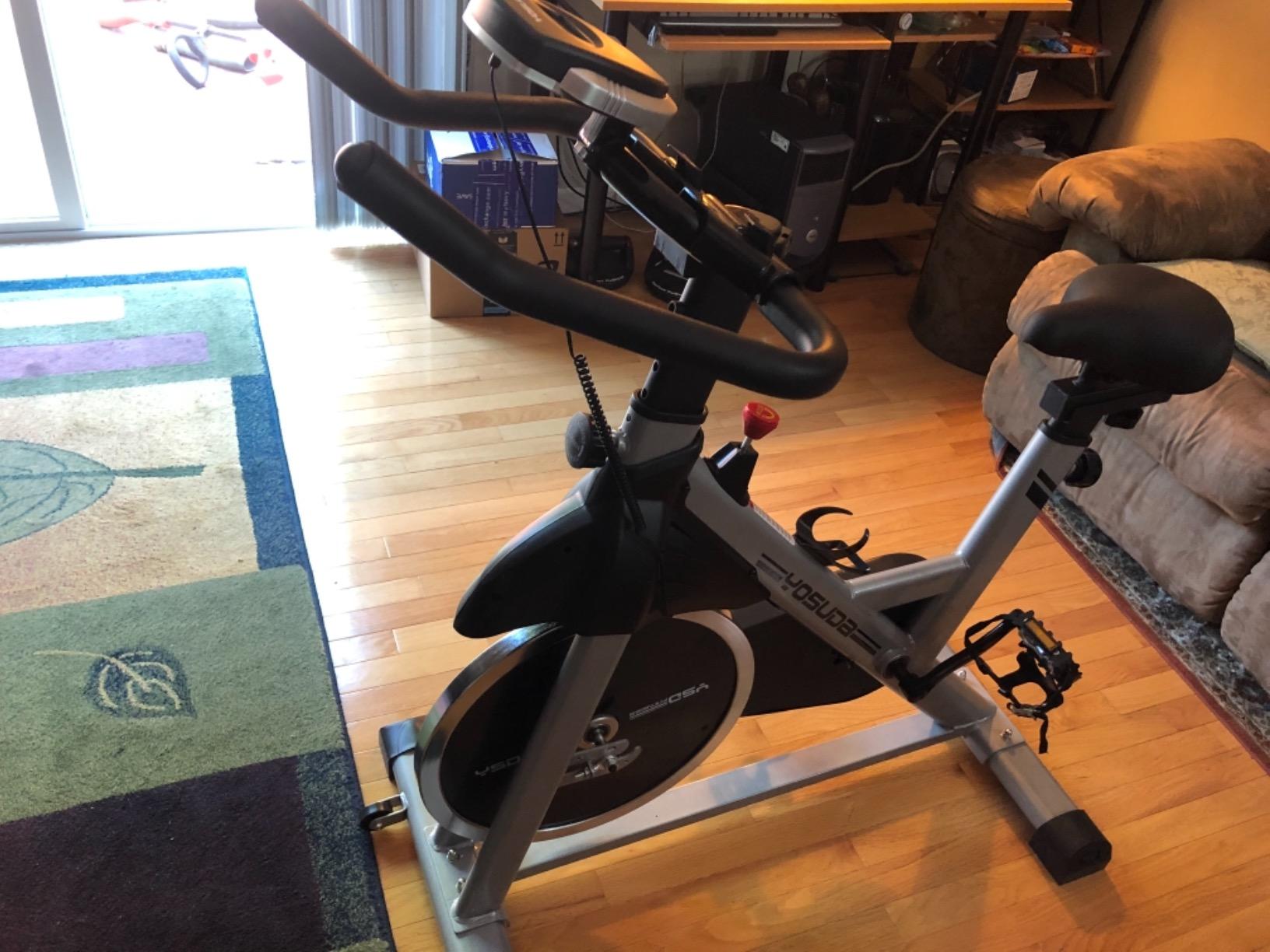 【Sports&Outdoors】Indoor Cycling Bike Stationary Bike - Cycle Bike with Ipad Mount & Comfortable Seat Cushion