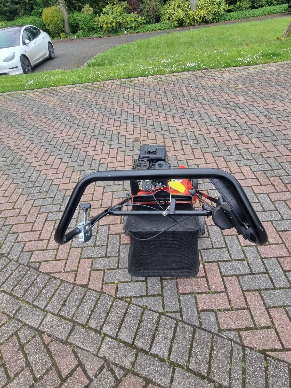 Petrol Lawn Scarifier, 550 Series 127cc Engine