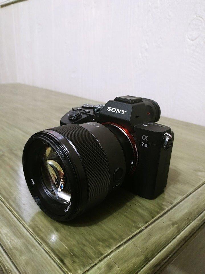 【Electronics】Sony a7 III ILCE7M3/B Full-Frame Mirrorless Interchangeable-Lens Camera with 3-Inch LCD