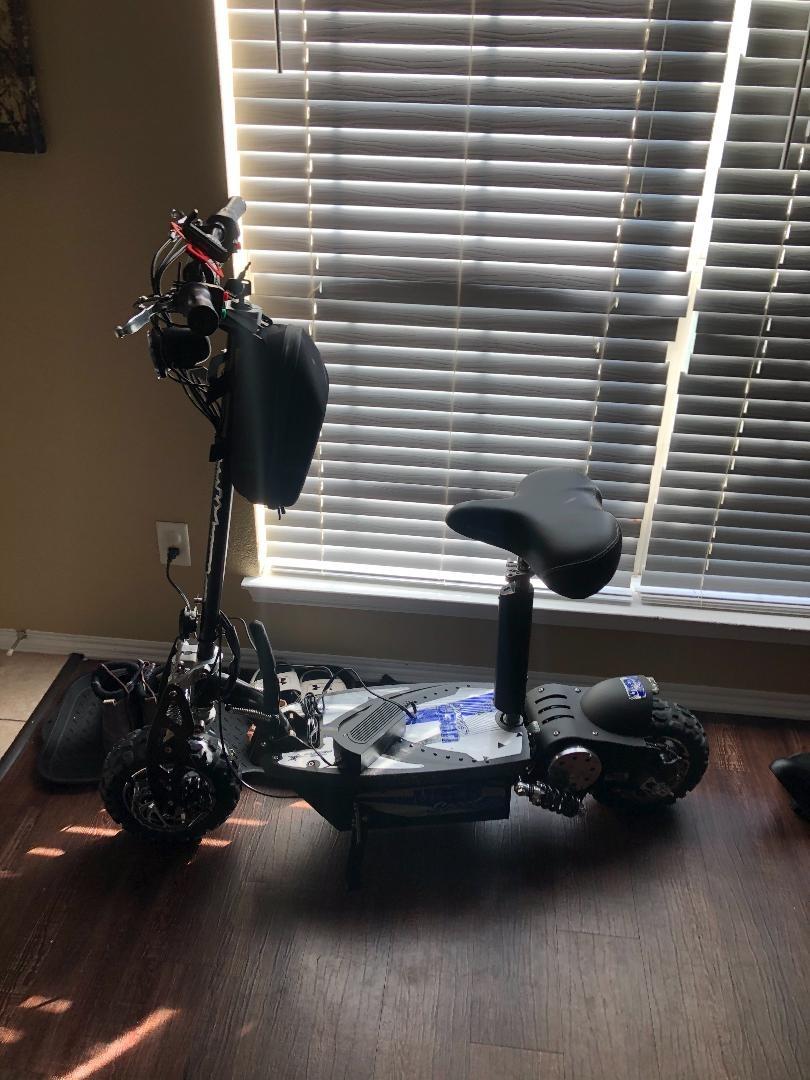 【Sports&Outdoors】UberScoot 1600w 48v Electric Scooter, Black, Large