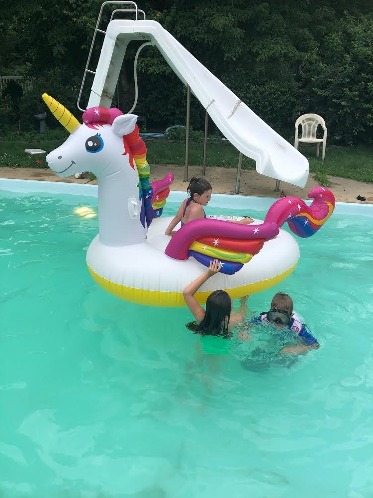 【Sports&Outdoors】Flamingo Party Island, Inflatable Island, 166in X 147in x 73in