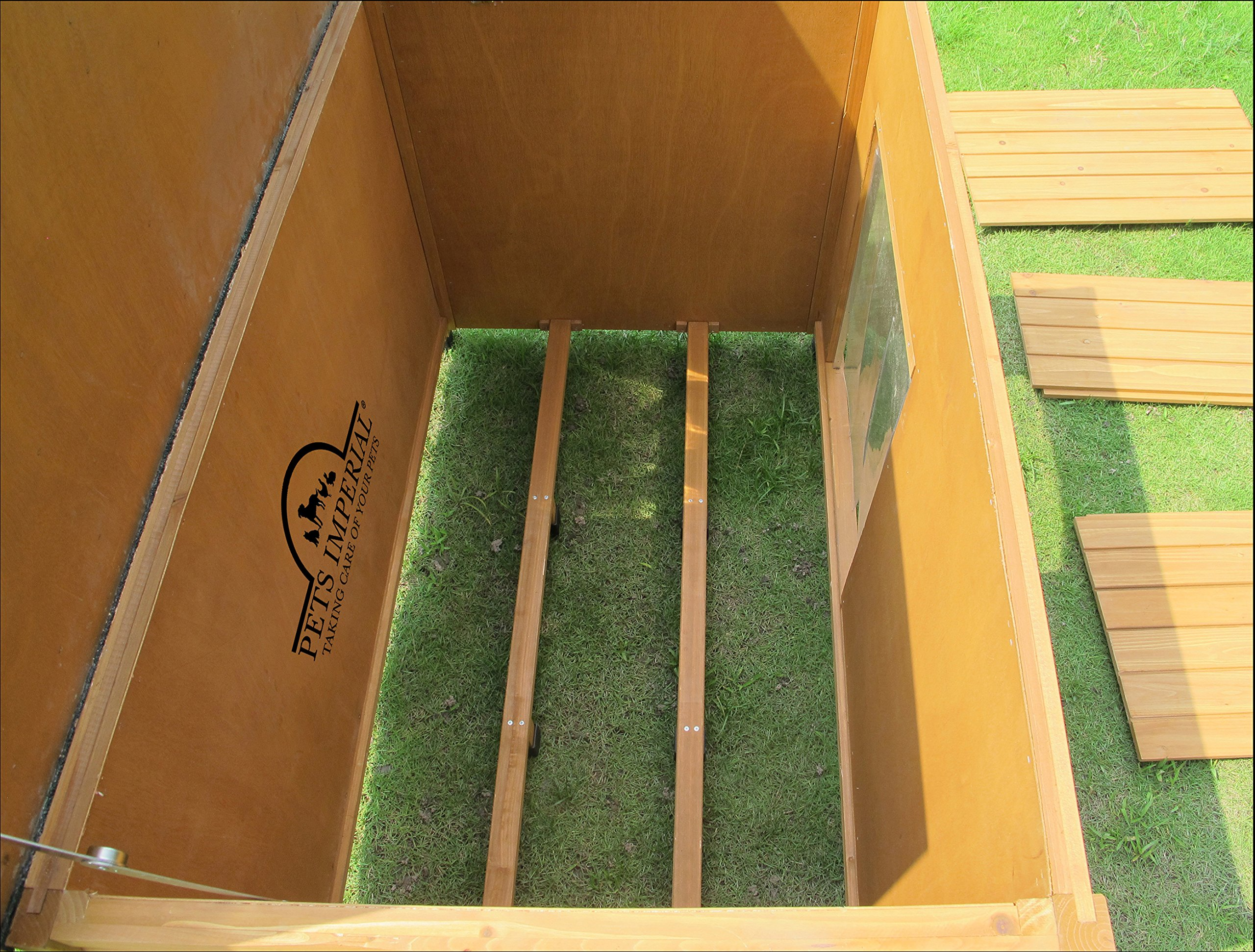 【Pet】XL Insulated Wooden Dog Kennel Cedar Color with Support Rails and Removable Floor