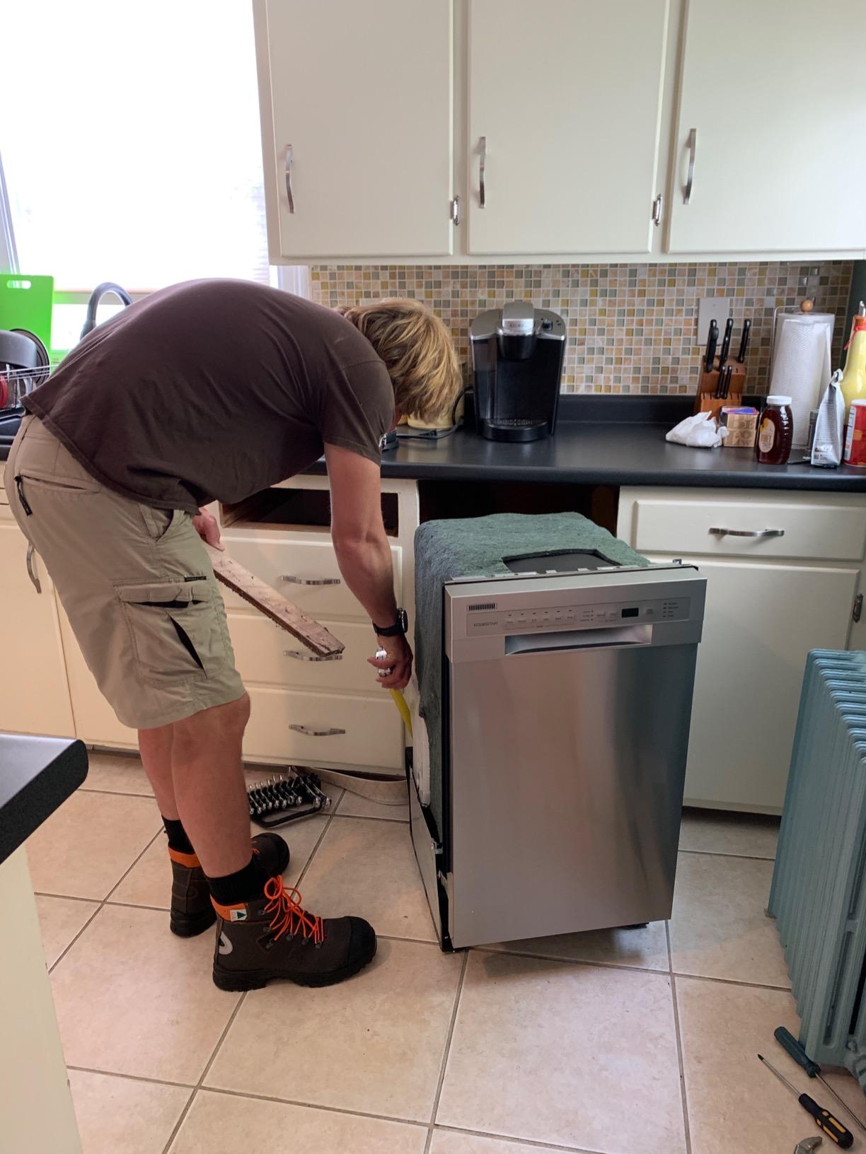 【Appliances】EdgeStar BIDW1802SS 18 Inch Wide 8 Place Setting Energy Star Rated Built-In Dishwasher