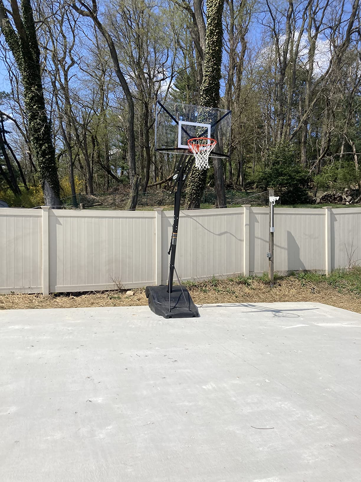 【Sports&Outdoors】Portable Height-Adjustable Basketball Hoop Assembles in 90 Minutes - Easy Lift & Roll Basketball Goal