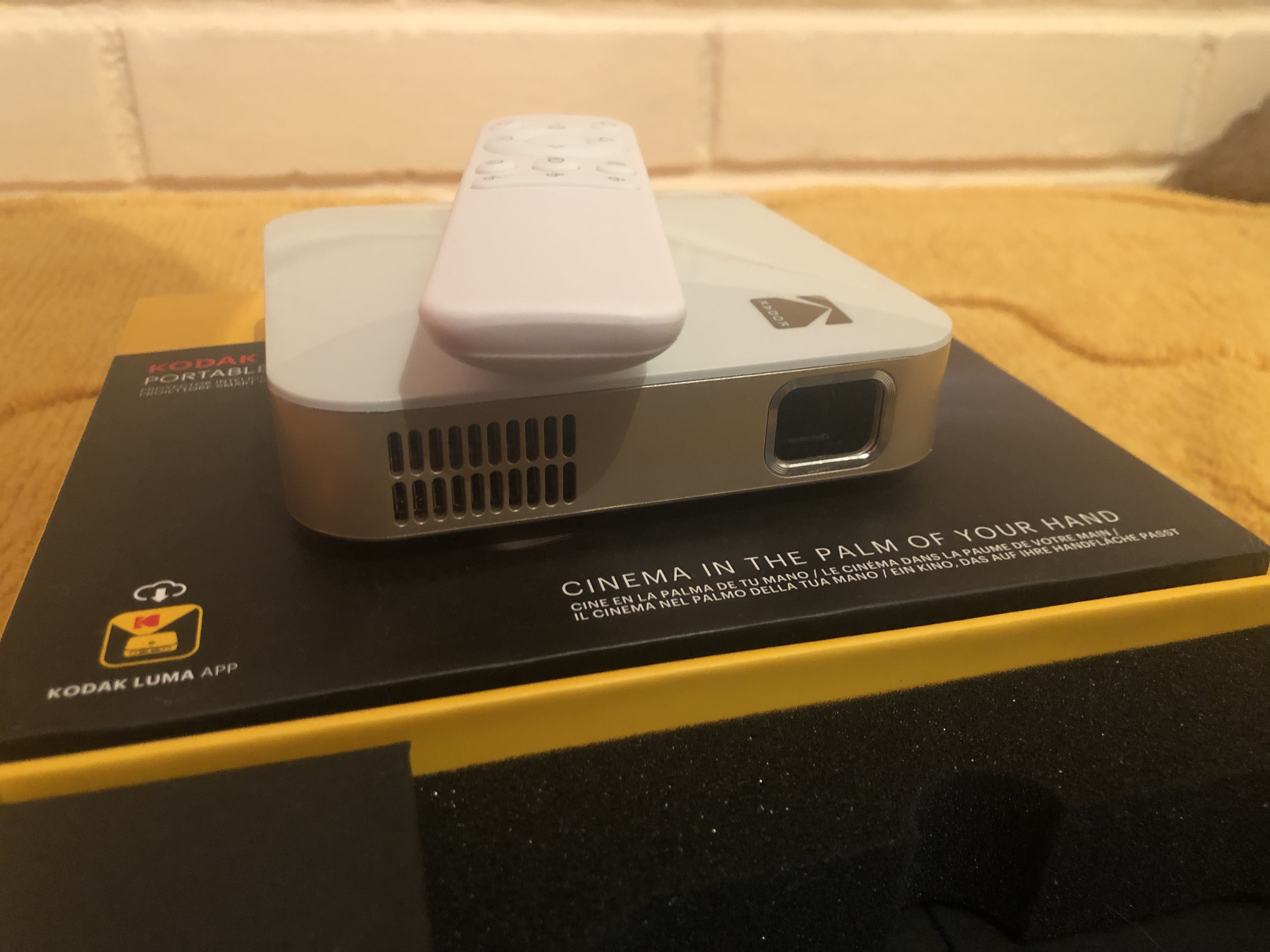 【Electronics】Luma 350 Portable Smart Projector w/ Luma App | Ultra HD Rechargeable Video Projector