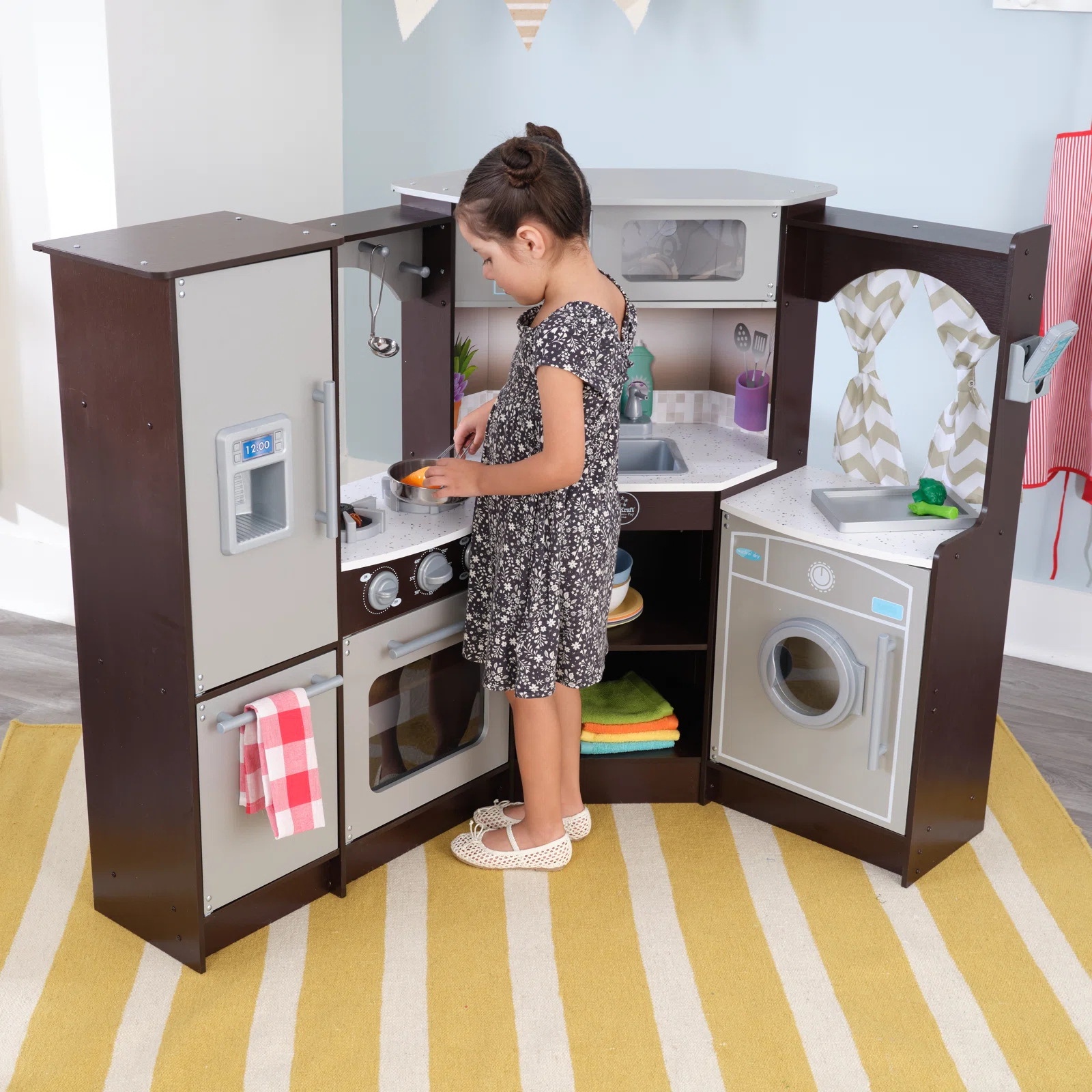 【Baby&Kids】Ultimate Corner Play Kitchen with Lights & Sounds, Espresso