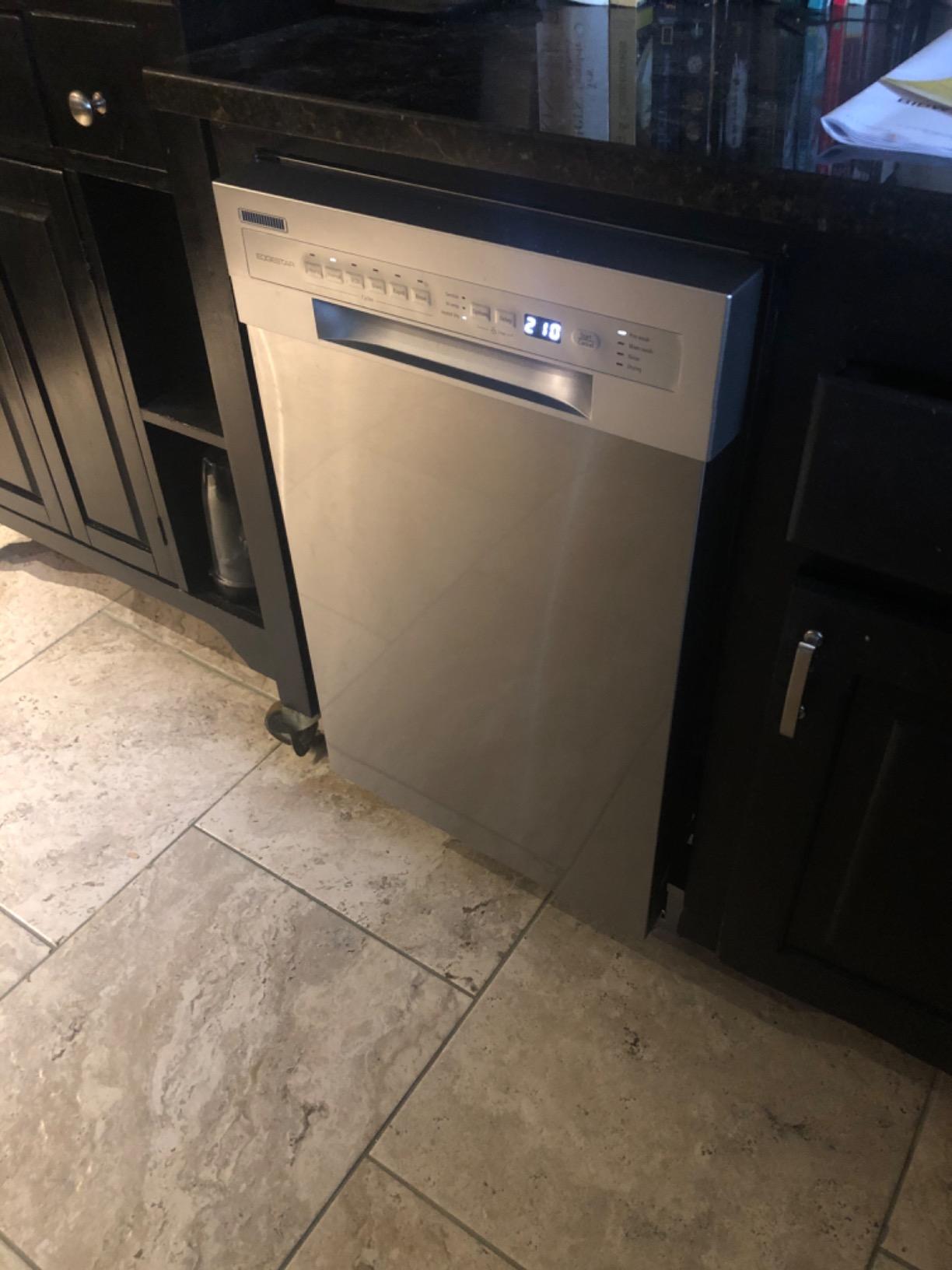 【Appliances】EdgeStar BIDW1802SS 18 Inch Wide 8 Place Setting Energy Star Rated Built-In Dishwasher