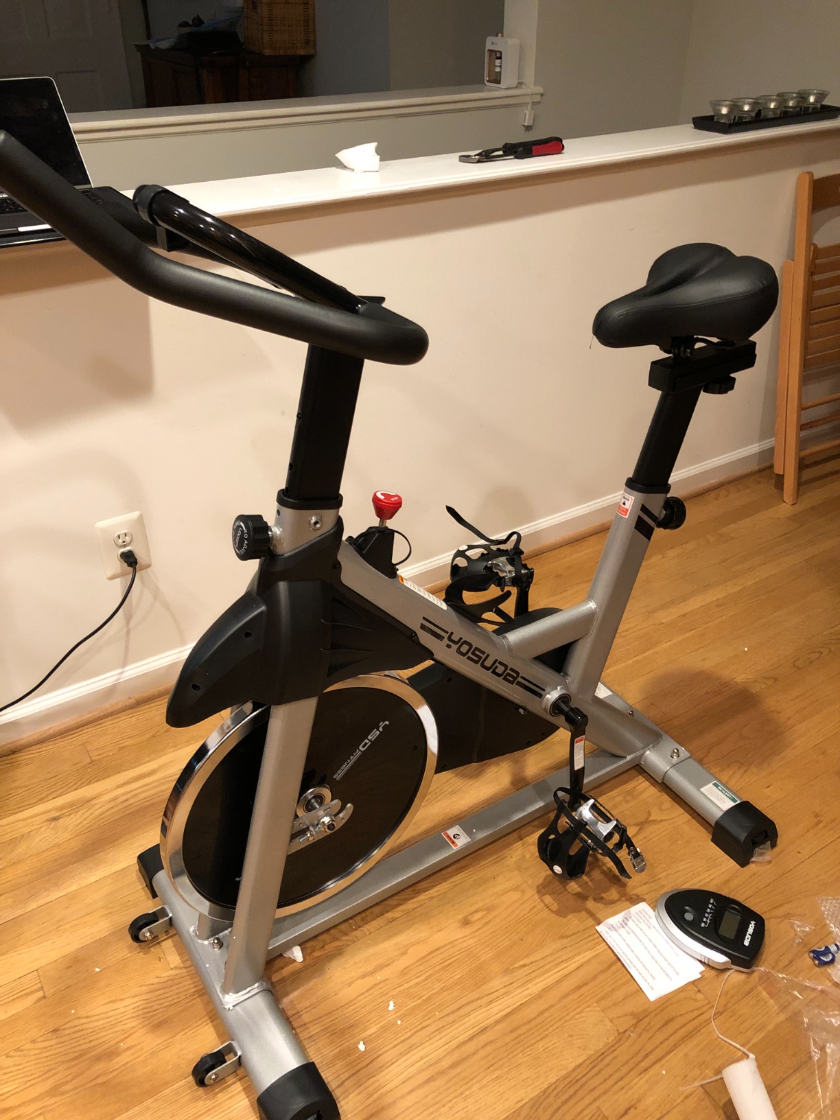 【Sports&Outdoors】Indoor Cycling Bike Stationary Bike - Cycle Bike with Ipad Mount & Comfortable Seat Cushion