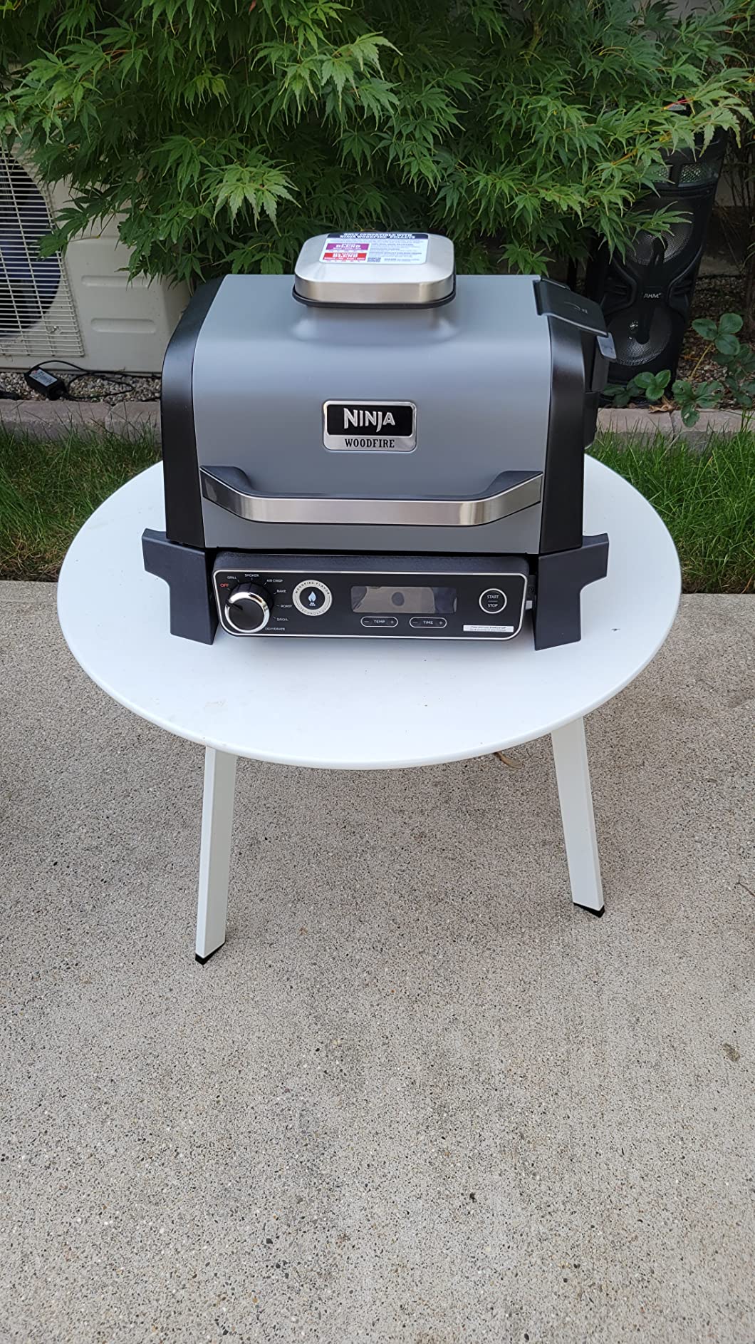 【Appliances】Ninja OG701 Woodfire Outdoor Grill, 7-in-1 Master Grill, BBQ Smoker & Outdoor Air Fryer plus Bake