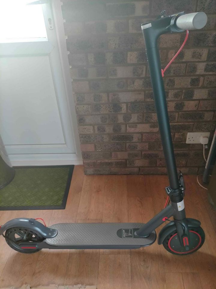 【Sports&Outdoors】AOVOPRO ELECTRIC SCOOTER M365
