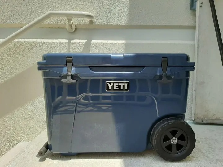 YETI TUNDRA HAUL PORTABLE WHEEL COOLER