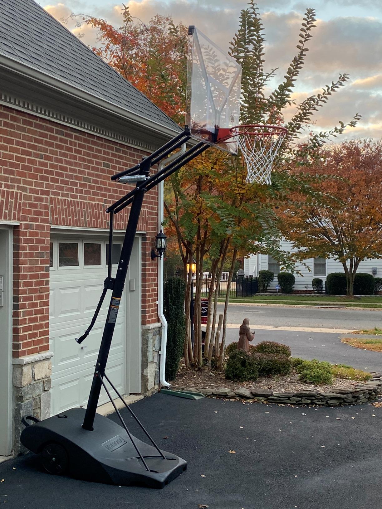 【Sports&Outdoors】Portable Height-Adjustable Basketball Hoop Assembles in 90 Minutes - Easy Lift & Roll Basketball Goal