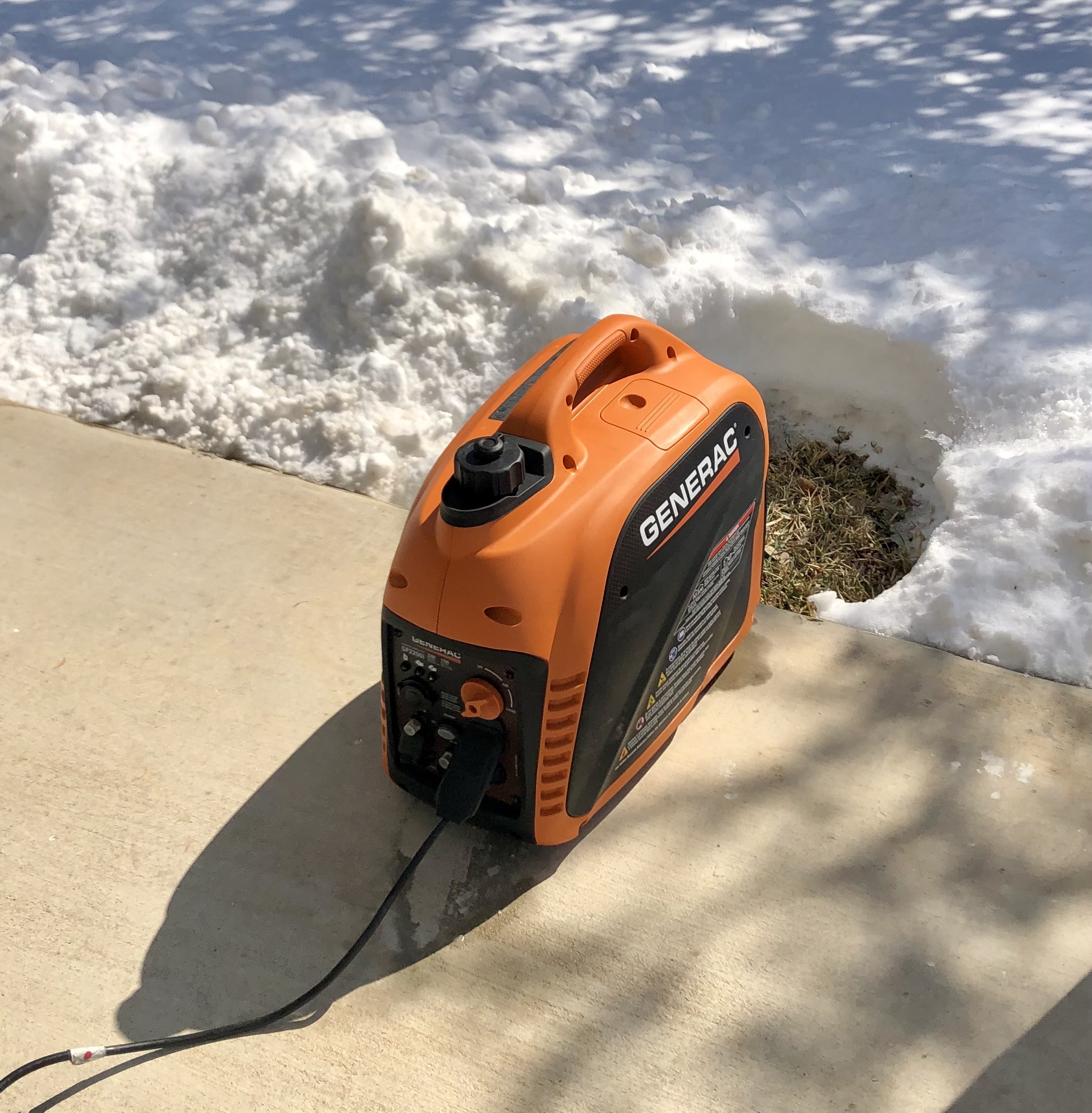 【Appliances】Generac 7127 IQ3500 3,500-Watt Gas-Powered Portable Generator, 50-State/CARB Compliant