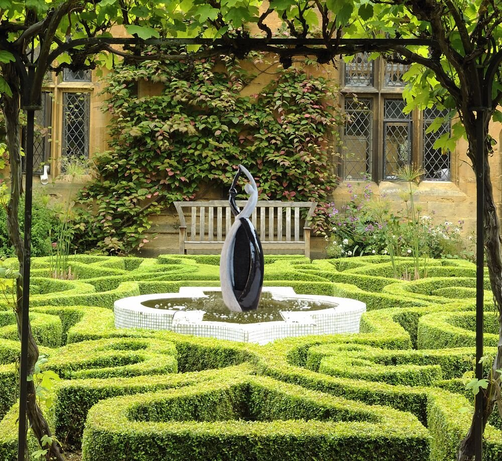 【Décor】Graceful Dancing Couple Outdoor Fountain 57