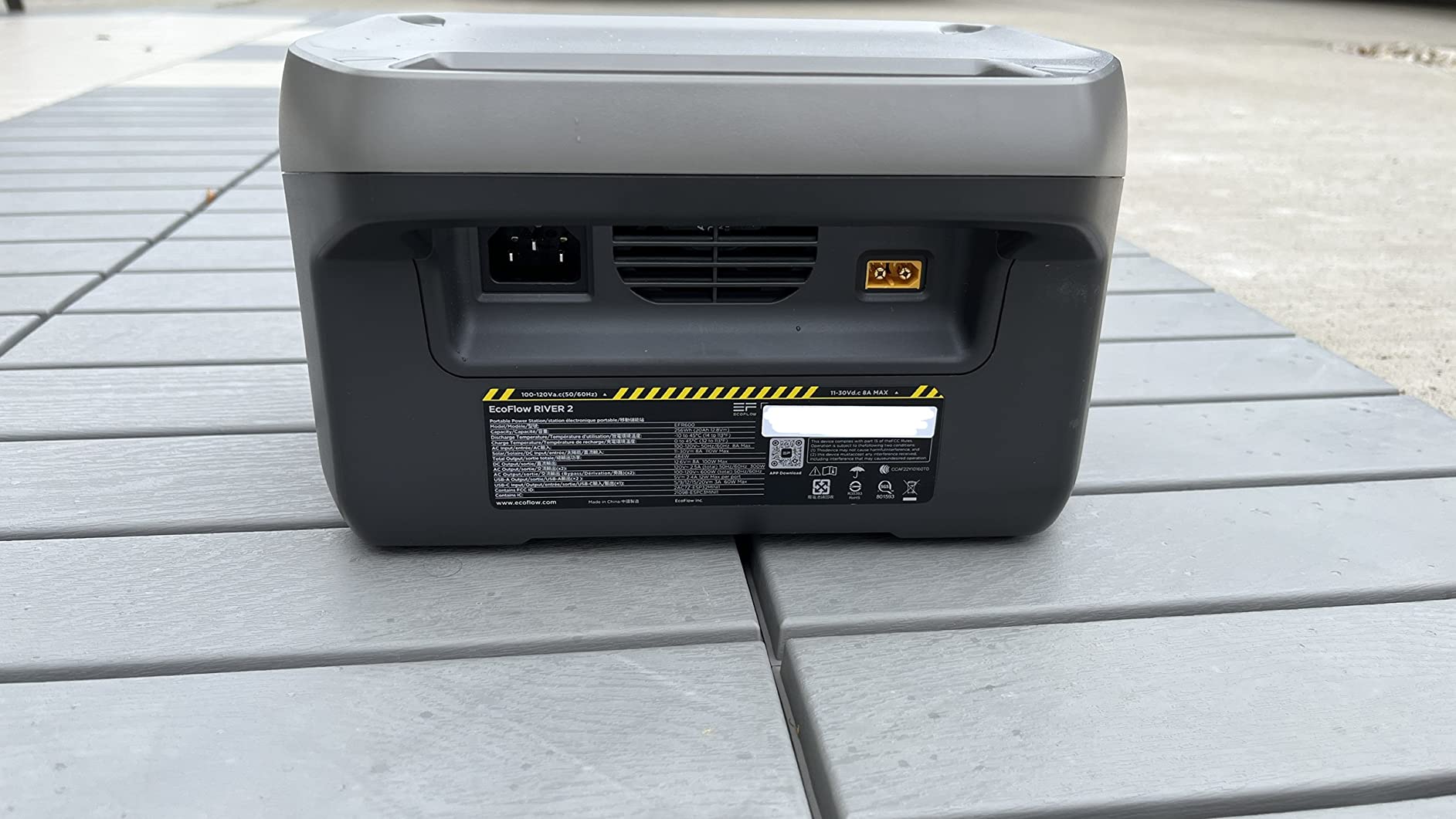 Portable outdoor power station with XT60i cable, solar generator with lithium iron phosphate, 3 x 800 W AC outlets, 70 hours fast charging, suitable for camping, emergencies, home backup power《NO8》