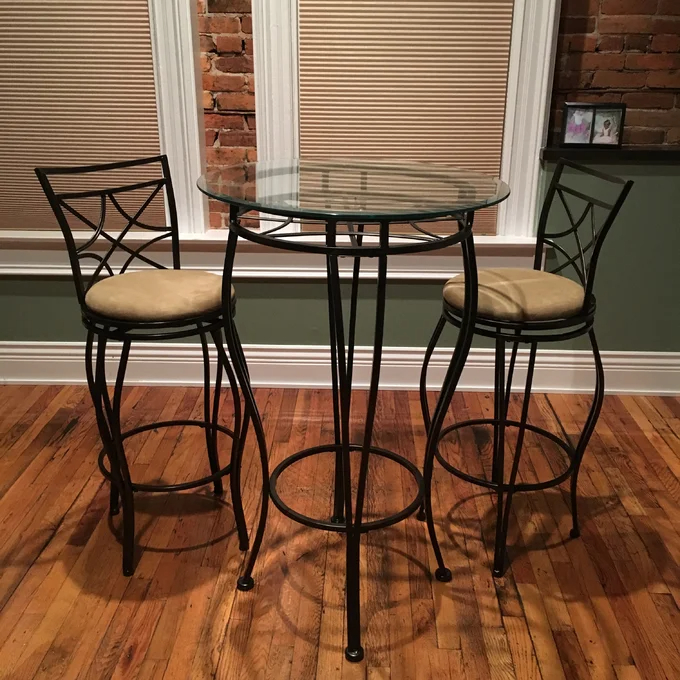 【Furniture】Fretwell 2 - Person Bar Height Dining Set