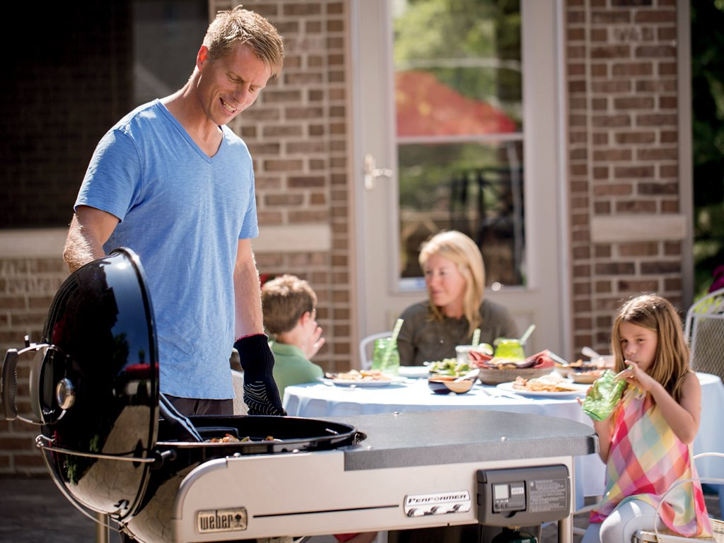 【Appliances】Weber Performer Deluxe Charcoal Grill, 22-Inch, Touch-N-Go Gas Ignition System