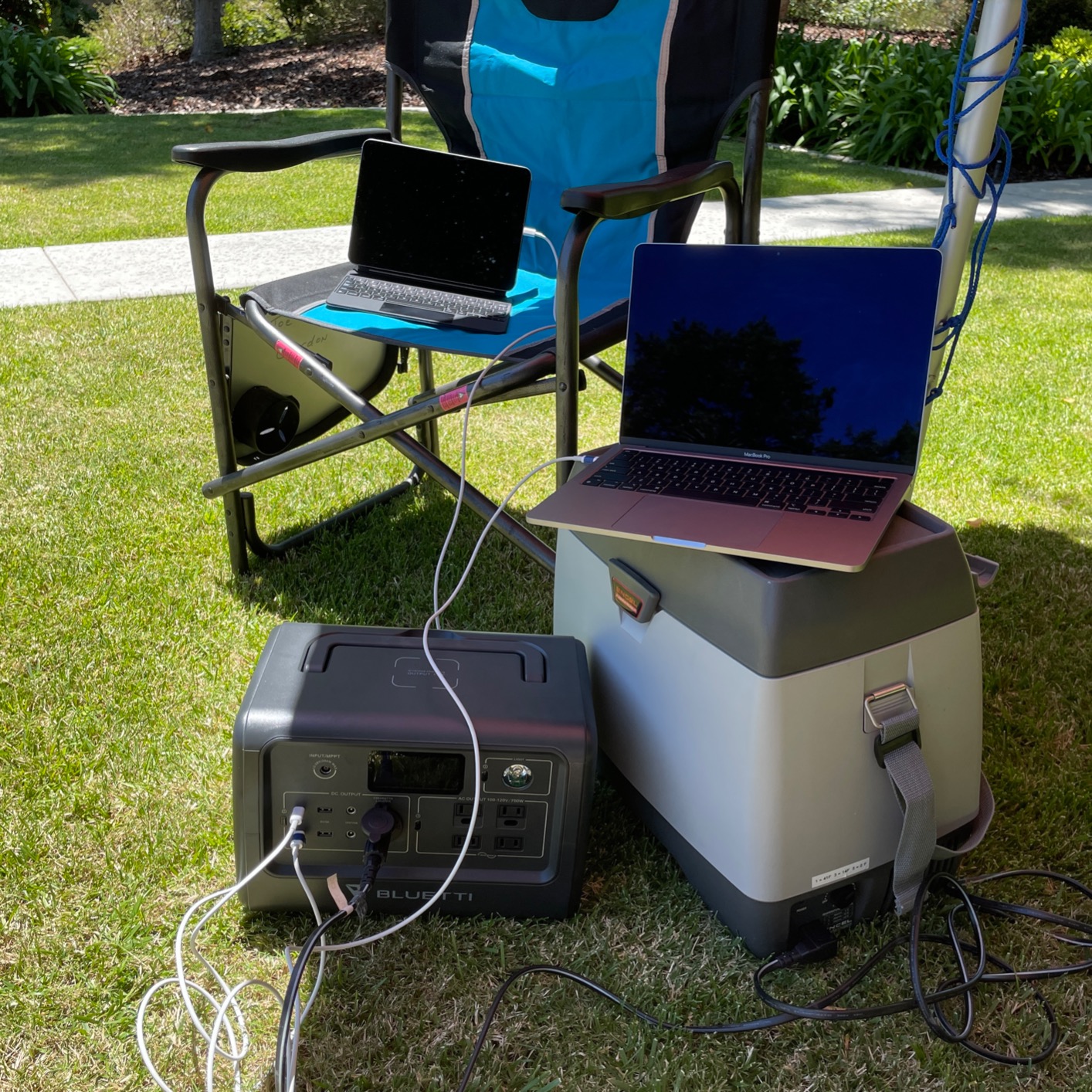 【Appliances】BLUETTI Portable Power Station EB70S, 716Wh LiFePO4 Battery Backup w/ 4 800W AC Outlets (1,400W Peak)