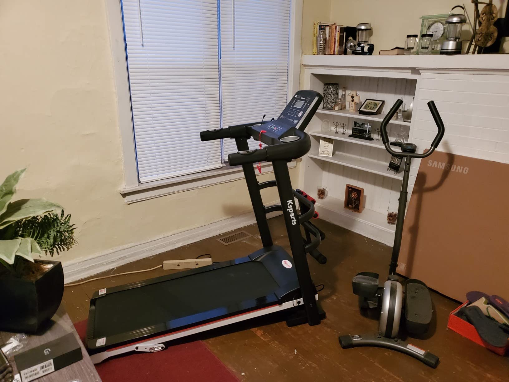 Treadmill Bundle, Electric Folding Incline Treadmill with Auto/Manual Inclineeasy-to-read LCD display with heart-rate sensor on handlebars & fit show smart app