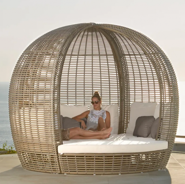 【Furniture】Outdoor Lying Bed Rattan Creative Birdcage Resort Hotel Open-air Sea View Room Multi-person Coffee Table Combination Leisure Rattan Bed