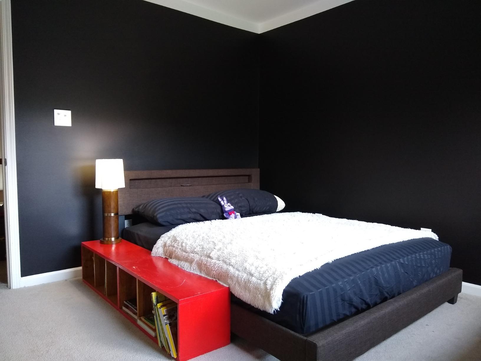 【Furniture】Pezzolla LED Bed Frame King Size - Contemporary Modern Low Profile Platform Bed with 16 Colors LED