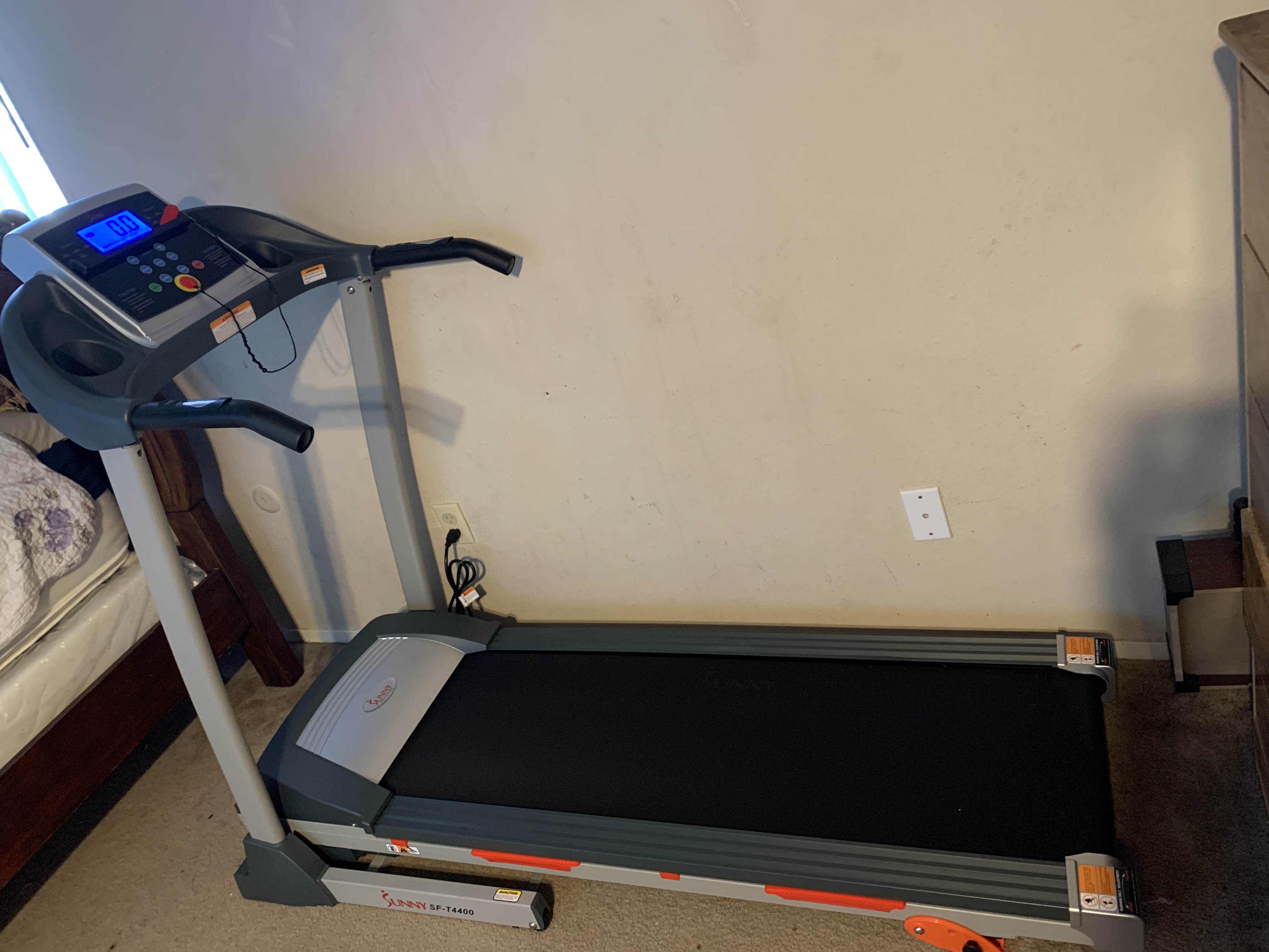 【Sports&Outdoors】Folding Incline Treadmill with Optional Exclusive SunnyFit App & Smart Bluetooth Connectivity